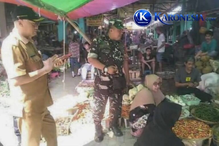 Anggota TNI dan dinas terkait pantau harga sembako di pasar wilayah Ciledug 