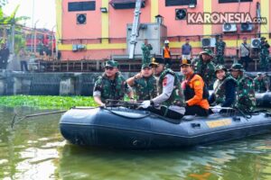 Pangdam Diponegoro Turun Bersihkan Kali Banger