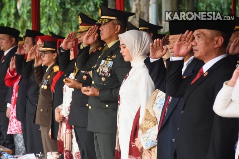 Pangdam Diponegoro mengikuti upacara HUT RI ke-81 di Semarang