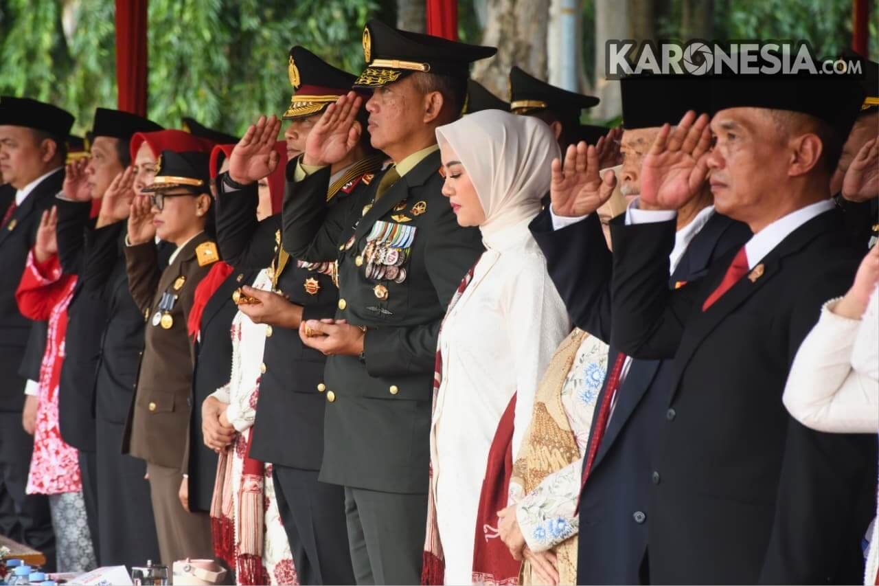Pangdam Diponegoro mengikuti upacara HUT RI ke-81 di Semarang