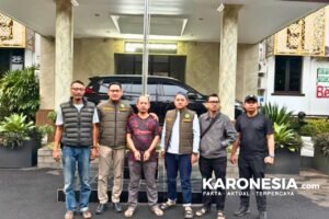 Tim Intelijen Kejari Depok mengamankan DPO terpidana penipuan Dwi Febriaji Nugroho.