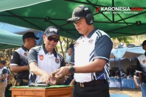Pangdam IV/Diponegoro Mayjen TNI Achiruddin saat membuka kejuaraan menembak reaksi IPSC Level II di Semarang.