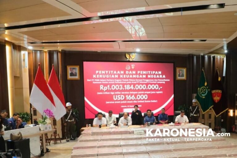Konferensi pers Kejaksaan Agung terkait penyitaan dan penitipan kerugian keuangan negara senilai Rp1 triliun dan USD 166.000 dari PT PSMI.