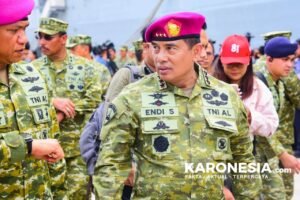 Pangkormar TNI AL Letjen (Mar) Dr. Endi Supardi hadir dalam penyambutan ITS Giuseppe Garibaldi di Tanjung Priok