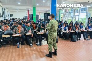 Babinsa memberikan sosialisasi bahaya narkoba dan tawuran kepada mahasiswa baru Institut Daarul Quran