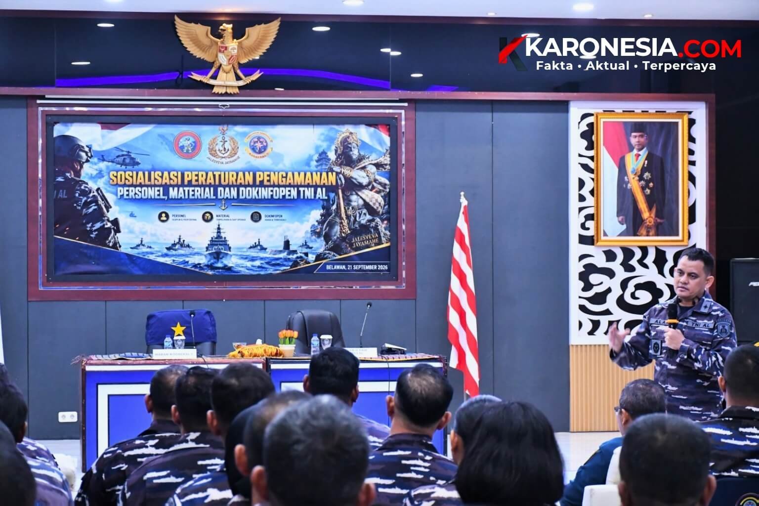 Perwira TNI AL memberikan sosialisasi pengamanan personel, material, dan dokumen di Mako Kodaeral I Belawan