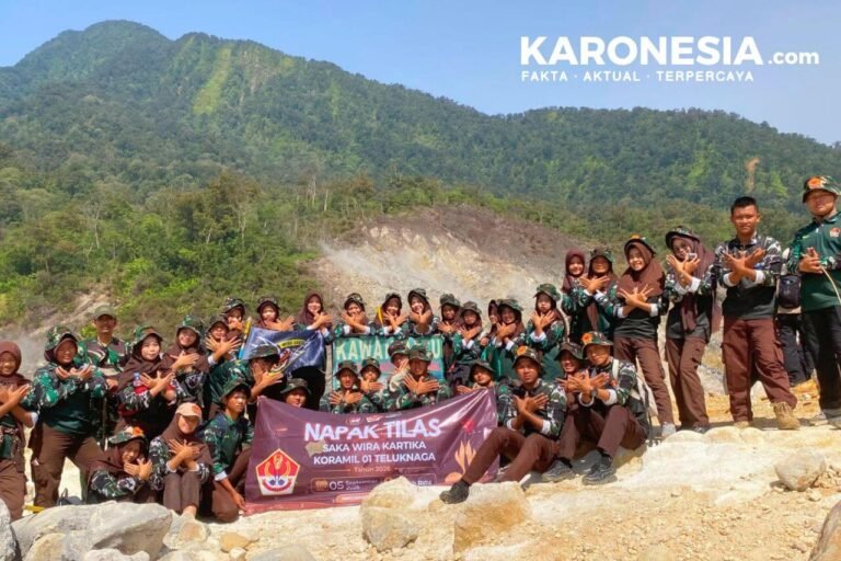 Anggota Pramuka Saka Wira Kartika Teluknaga foto bersama saat napak tilas di Bogor