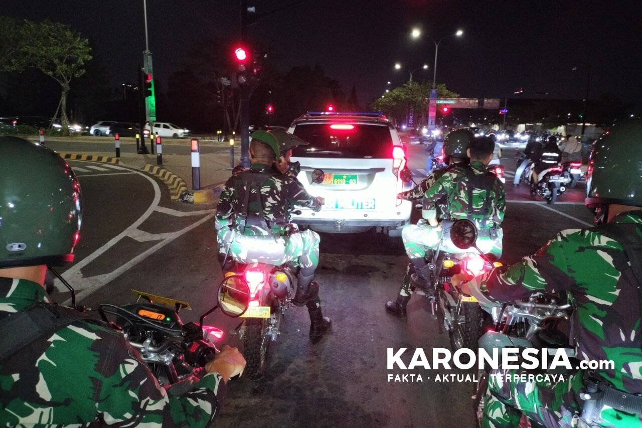 Personel Kodim 0510/Tigaraksa patroli malam di kawasan BSD