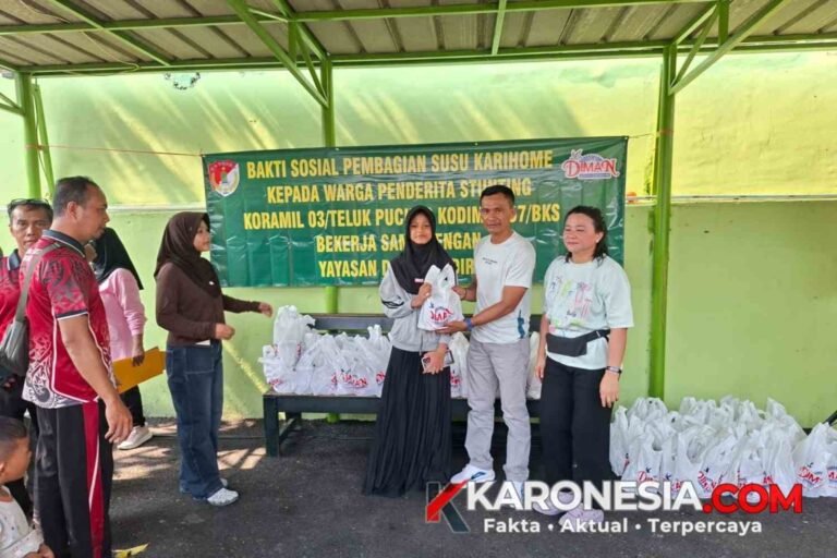 Bakti sosial pembagian susu Karihome oleh Koramil 03 Teluk Pucung dan Yayasan Dian Mandiri di Kota Bekasi