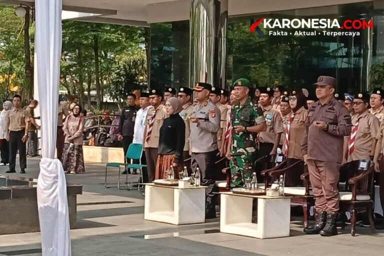 Dandim 0506/Tangerang bersama Forkopimda dan peserta Pramuka mengikuti Upacara Hari Pramuka ke-65 di Halaman Kantor Wali Kota Tangsel, Ciputat