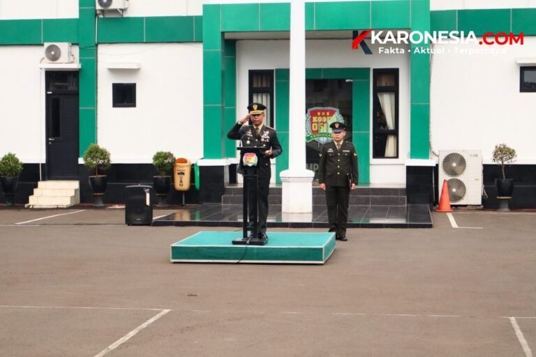 Dandim 0506 Tangerang Letkol Inf M. Alharidz Unus memimpin upacara Peringatan Hari Kesaktian Pancasila di Makodim Tangerang.