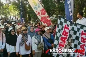 Danramil Serpong dan pejabat Pemkot Tangsel melepas jalan sehat Karang Taruna Banten 2026