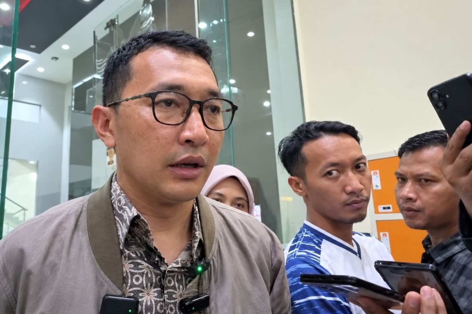 Juru Bicara KPK Budi Prasetyo memberikan keterangan pers terkait isu penjemputan paksa Menteri ATR BPN Nusron Wahid.