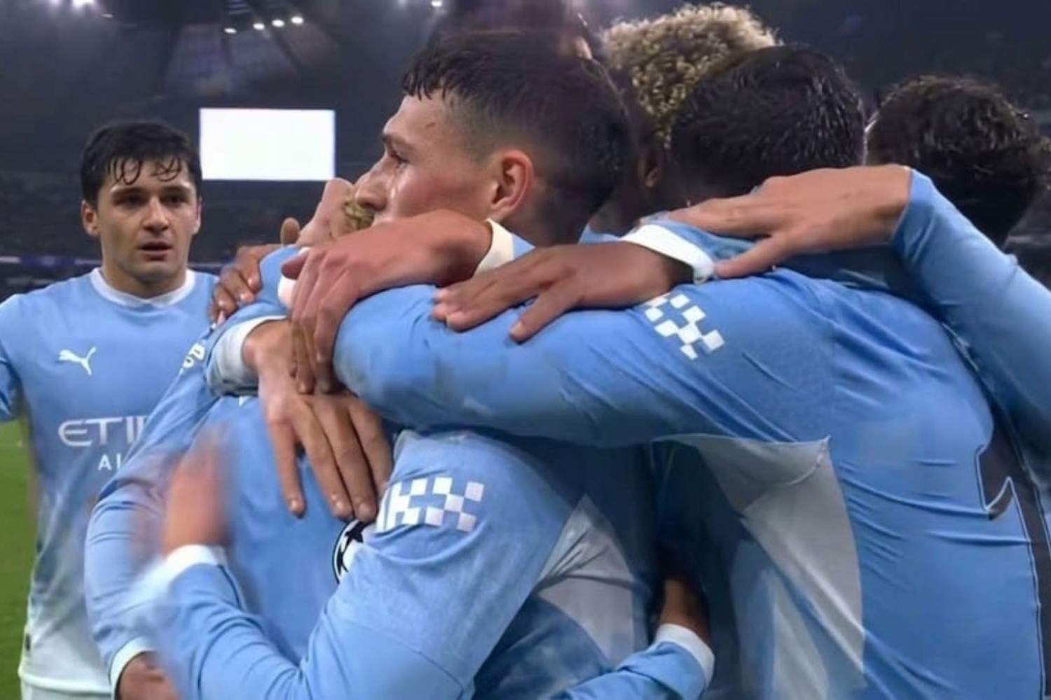 Pemain Manchester City merayakan gol saat mengalahkan AEK Athens 5-1 di Liga Champions