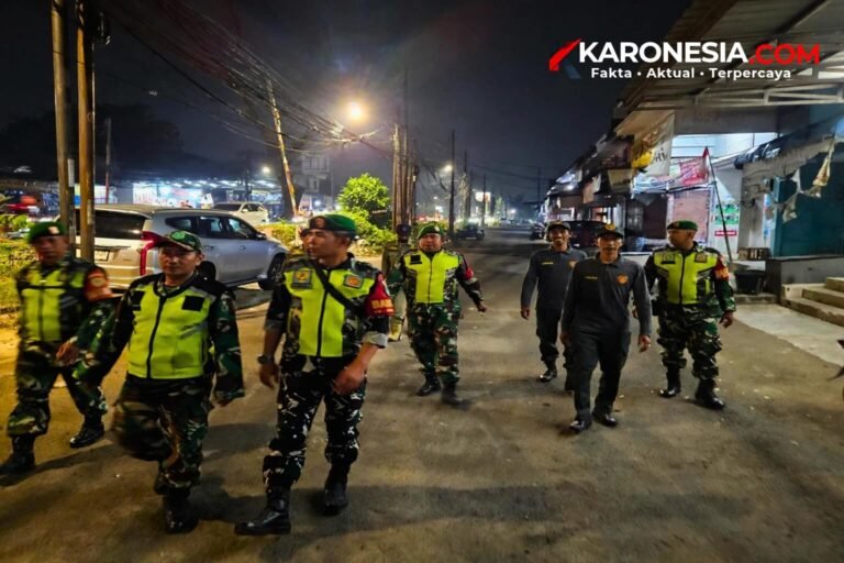 Patroli malam Koramil 02 Pondok Gede Kodim 0507 Bekasi cegah kejahatan dan jaga Kamtibmas