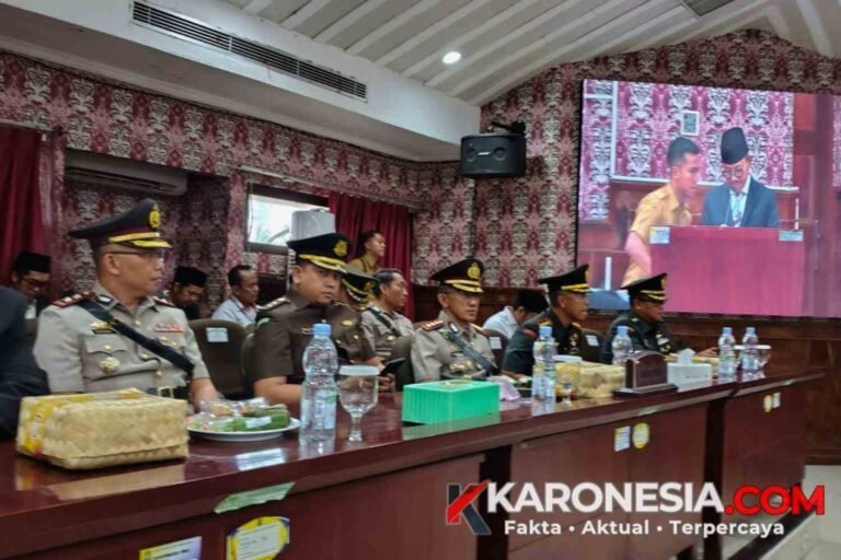 Jajaran Forkopimda menghadiri rapat paripurna legislatif demi mendukung pembangunan Kota Tangerang 2026.