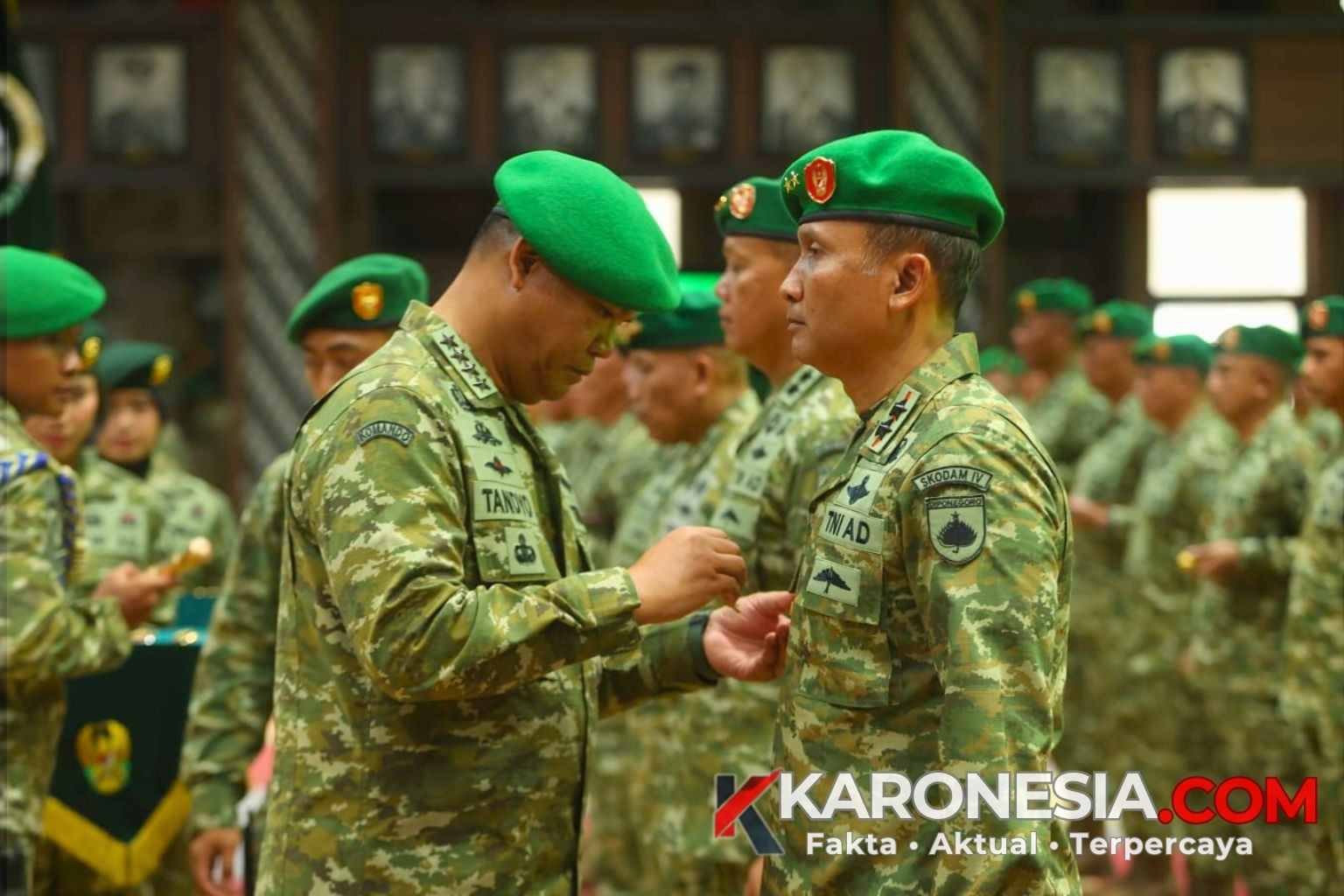Upacara sertijab Pangdam IV/Diponegoro dipimpin Kasad Jenderal TNI Tandyo Budi R di Mabesad Jakarta 2026.
